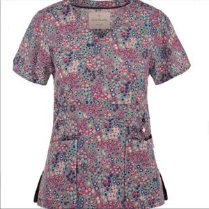 ❤️Vera Bradly Gray Floral scrub top small